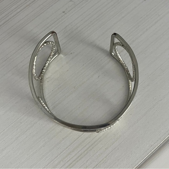 Paparazzi Adjustable Silver Cuff Bracelet with all Stones In Tact Size: OS - Picture 3 of 3